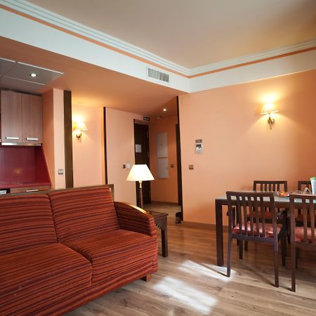 Suites Gran Via 44 Гранада Екстериор снимка