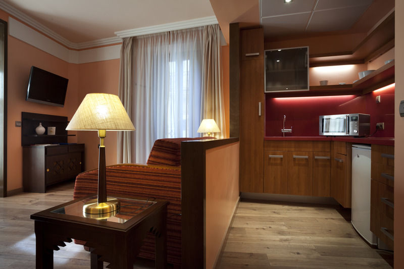 Suites Gran Via 44 Гранада Екстериор снимка