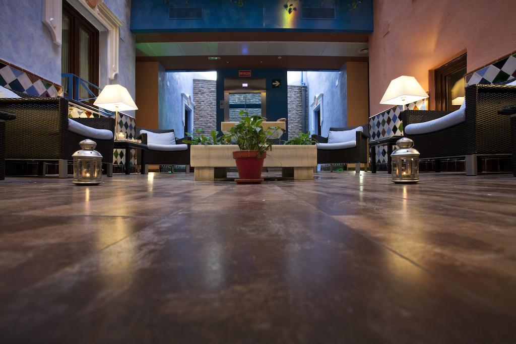 Suites Gran Via 44 Гранада Екстериор снимка